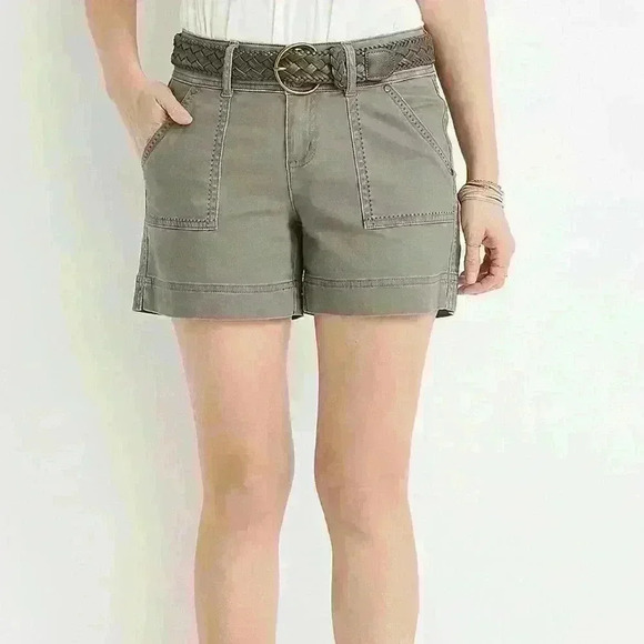 Maurices Belted Utility Weekender Shorts Toffee Size 4 NWT - Picture 1 of 4